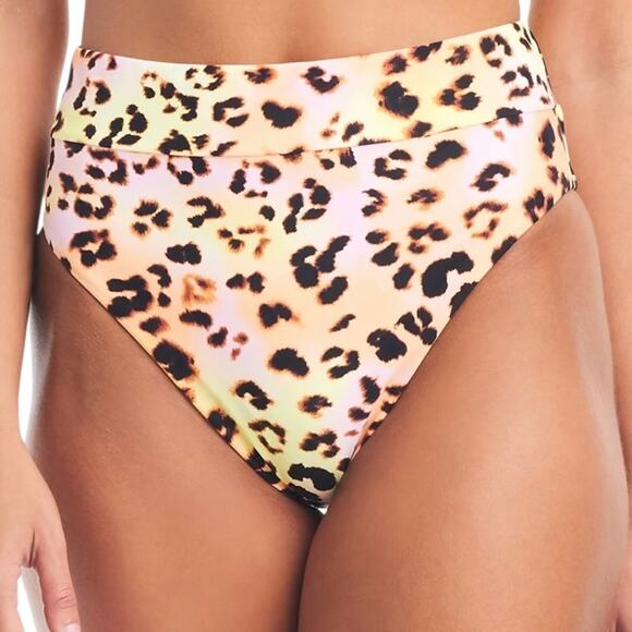 Bar III Women’s Animal Print High Waist Bikini Swimsuit Bottoms Size M - Picture 1 of 2